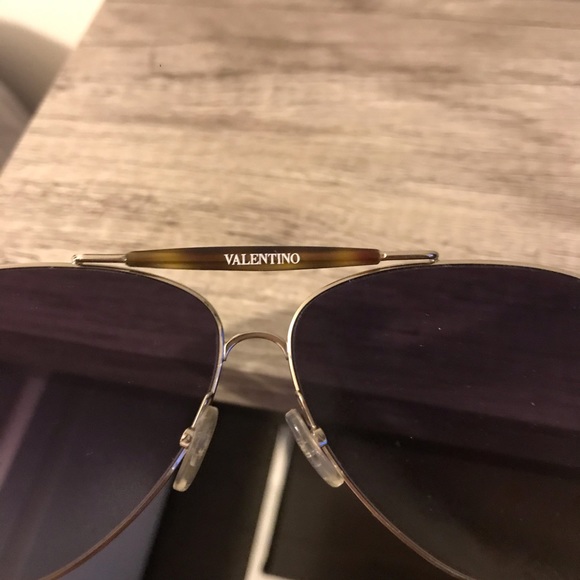 Valentino V120S Women’s Sunglasses - Picture 5 of 7